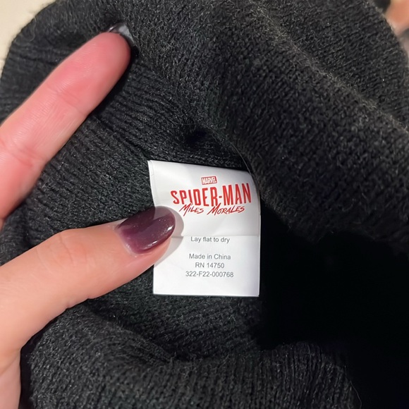 Boys 8-20 Marvel Spider-Man Pompom Hat - Picture 5 of 5